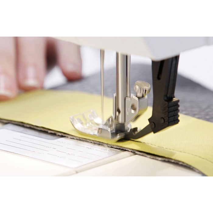Shopty Macchina per cucire Pfaff Expression 720 In Linea