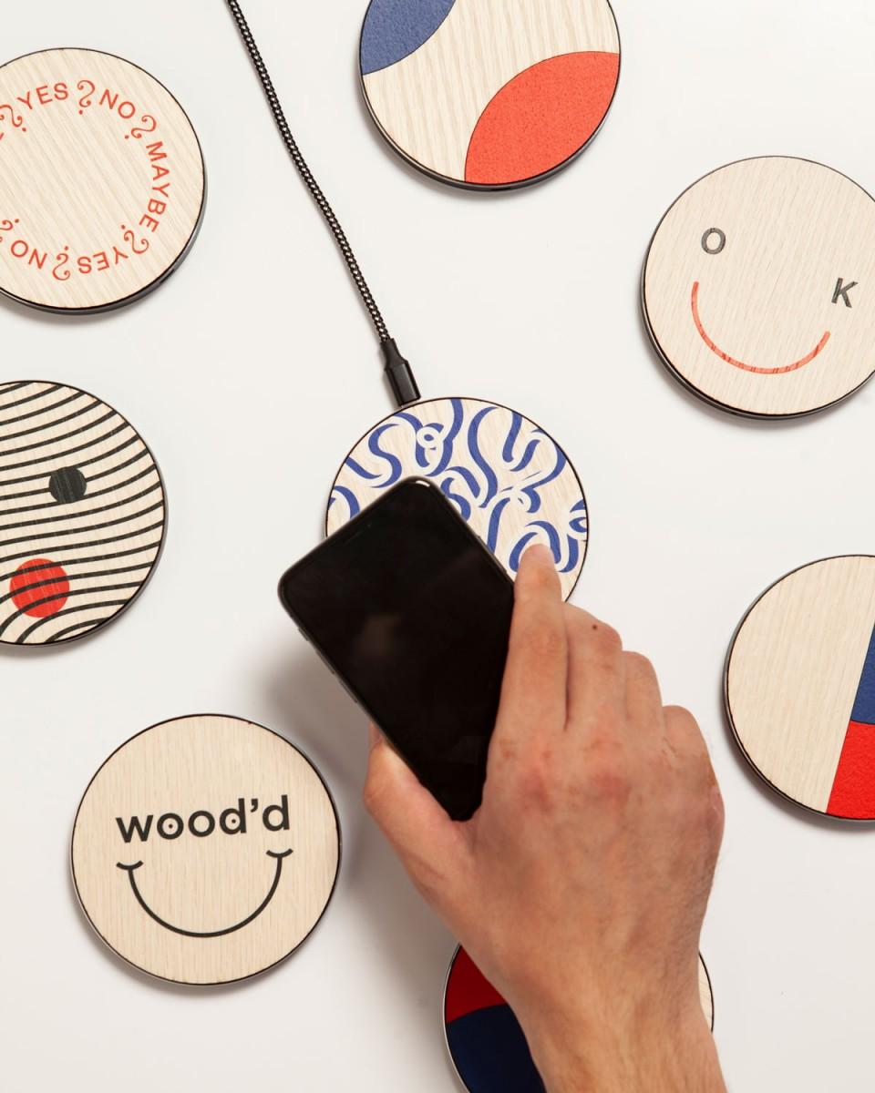 Wood'd Charger Happy Sad Online